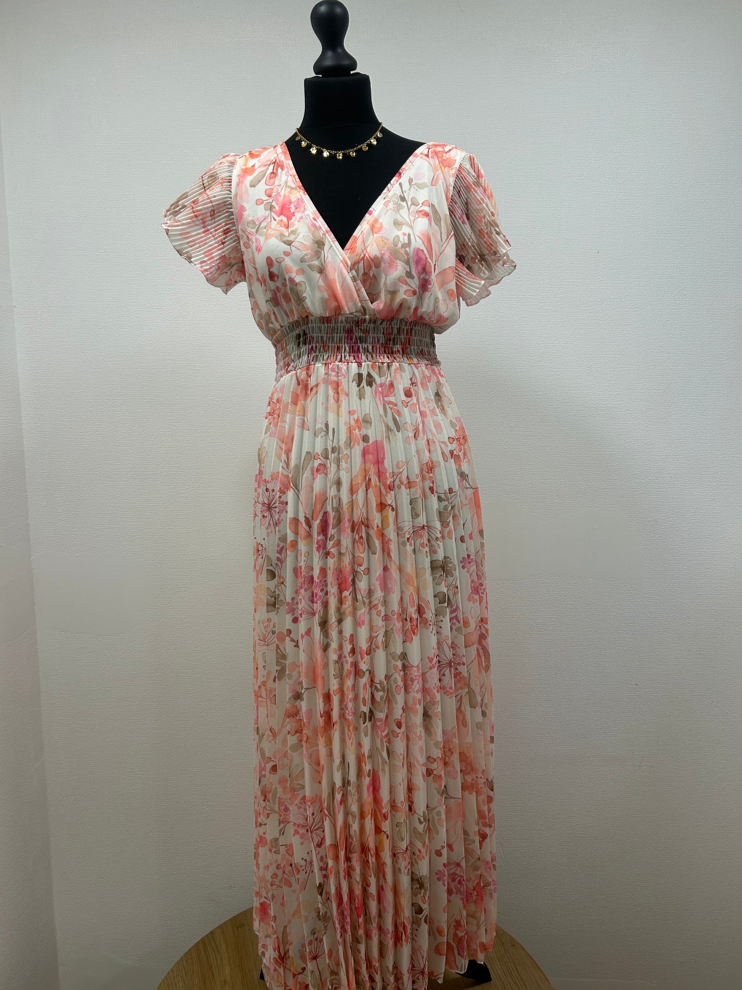 Robe longue plissée à motifs manches courtes