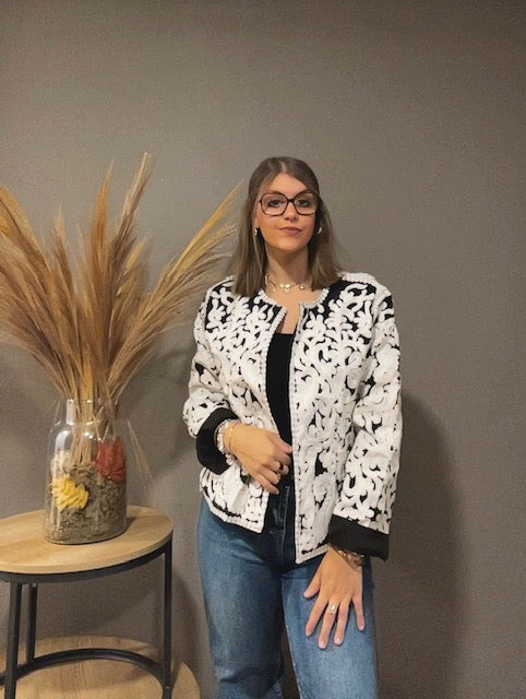 Veste avec motifs en relief
