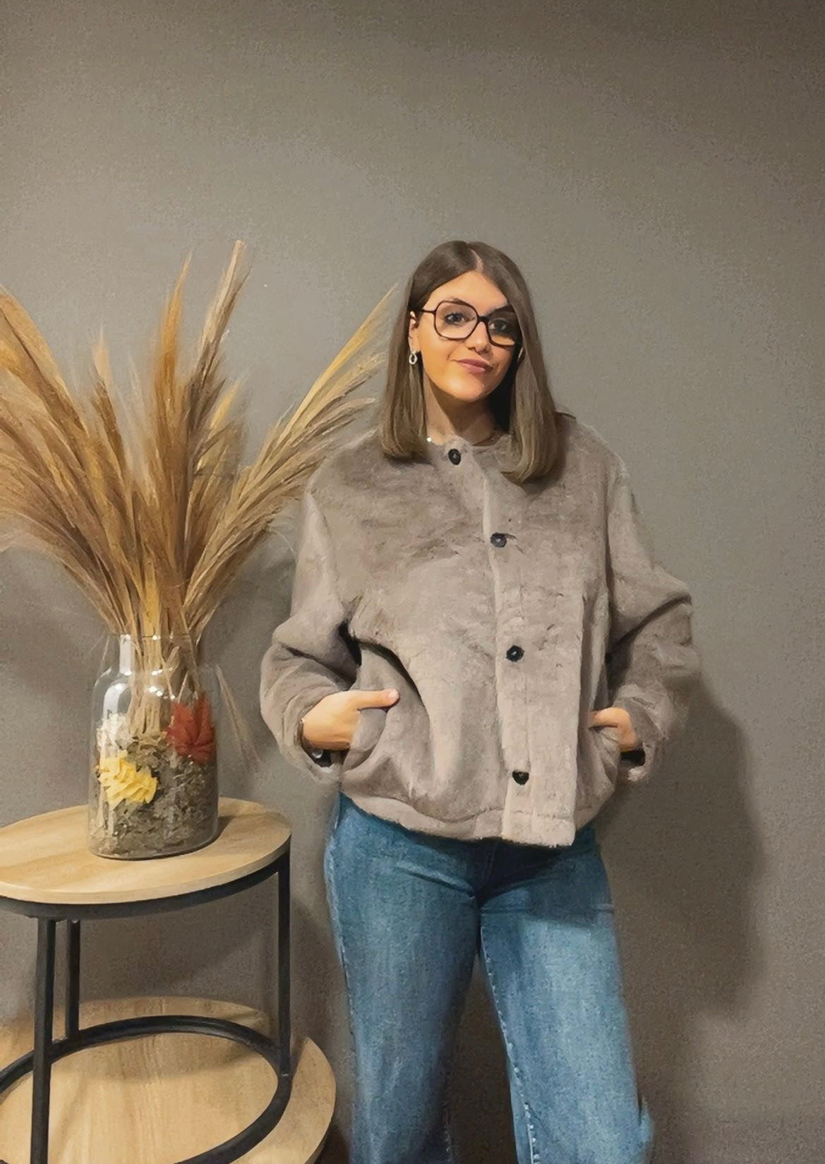 Veste gris clair en fausse fourrure douce