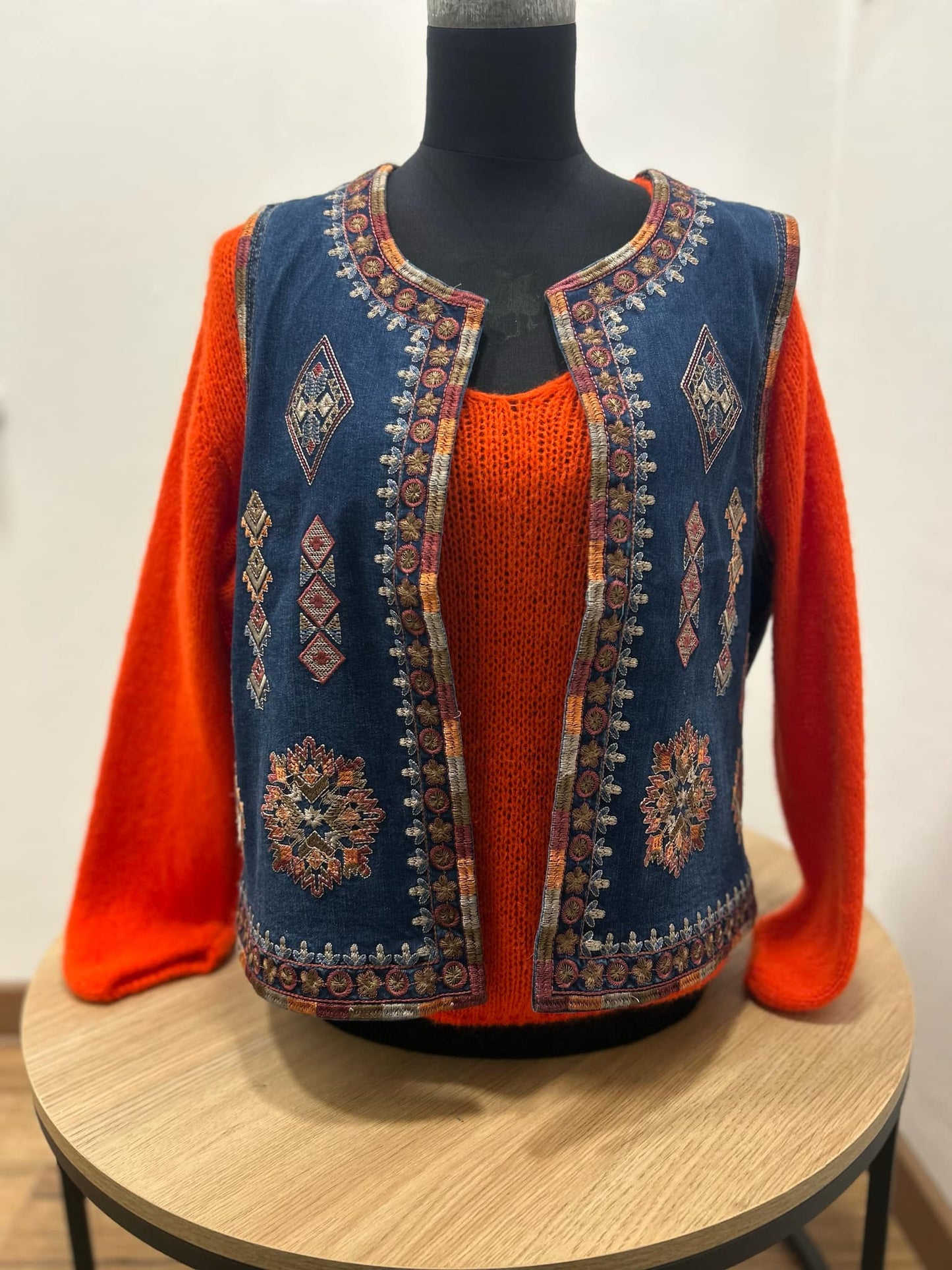 Gilet Sans Manches en Jean Brodé