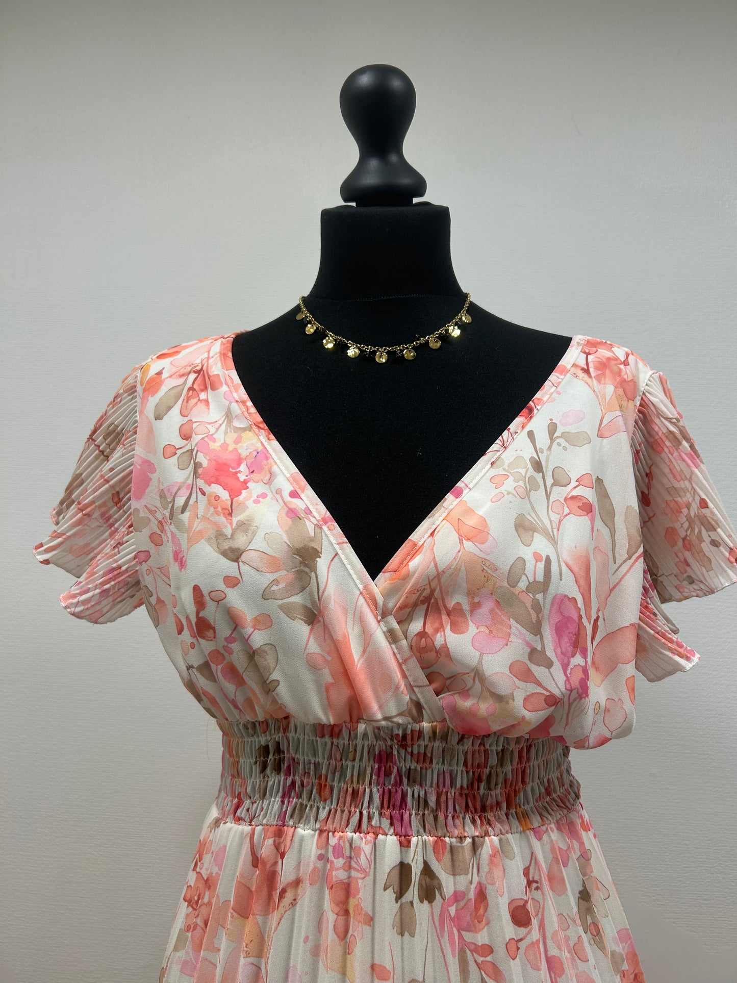 Robe longue plissée à motifs manches courtes